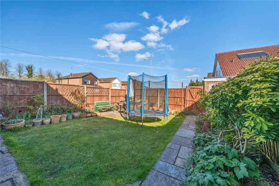 Sutton Road, Speen, RG14, photo 14