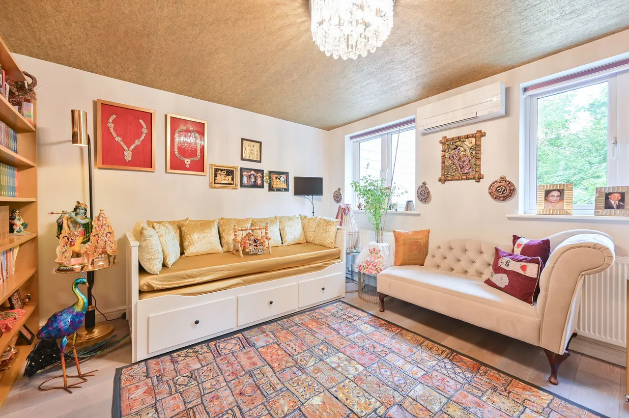 5 Aurora Close, Watford, photo 11