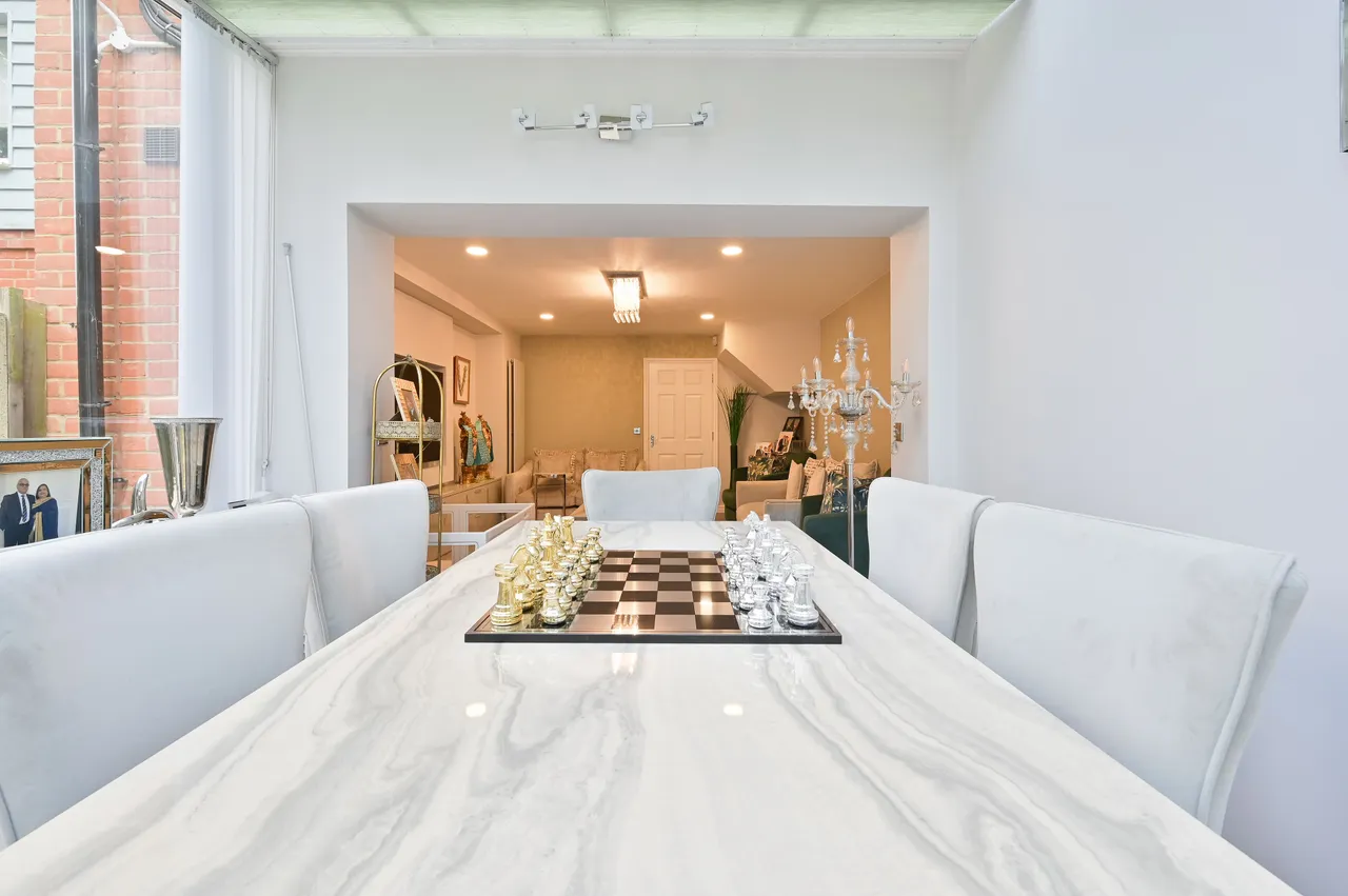 5 Aurora Close, Watford, photo 6