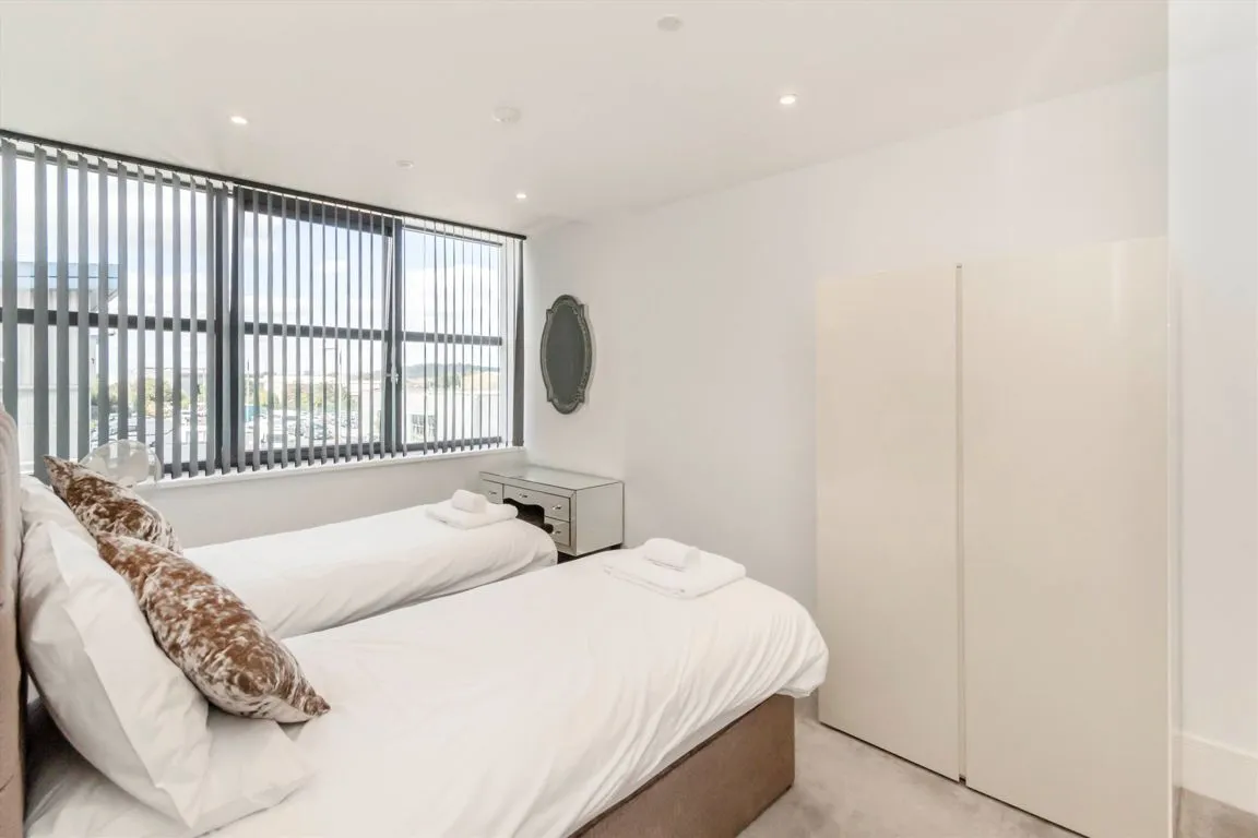 West Gate, W5, photo 4