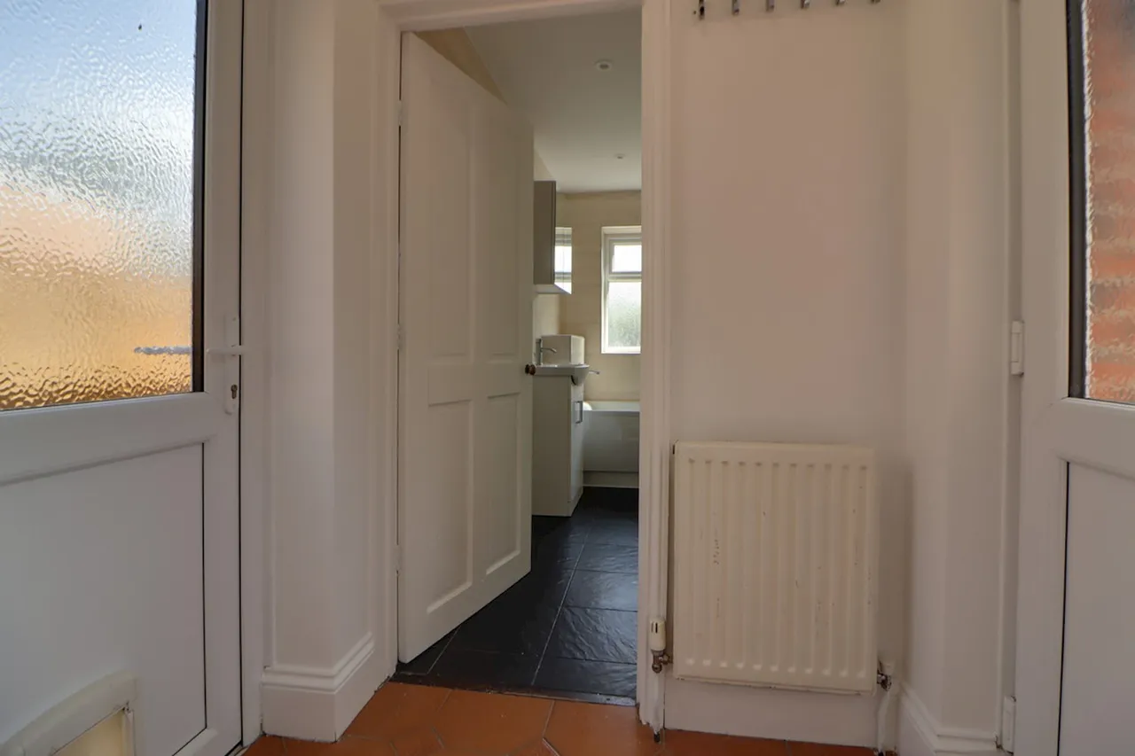 Queens Road, PE2, photo 11
