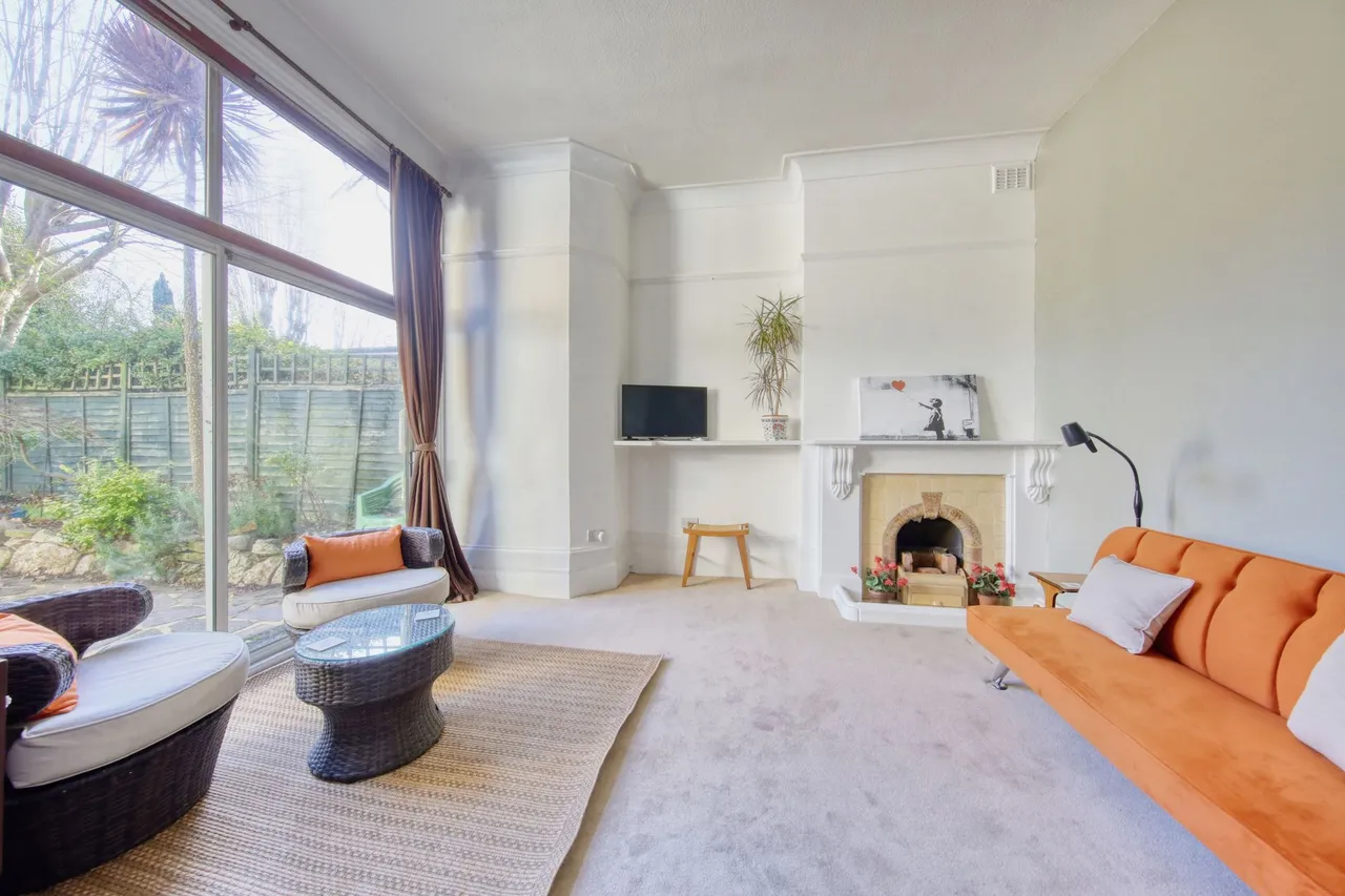 Earlsfield Road, London, SW18 3DB, photo 2
