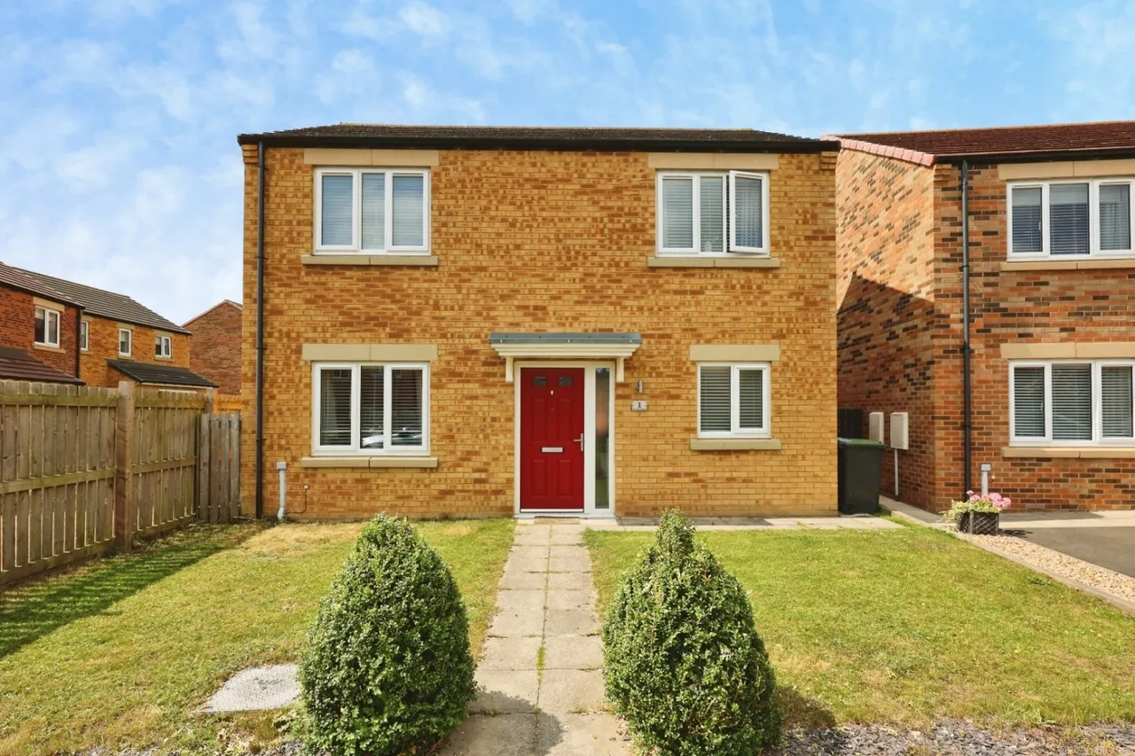 3 bed house for sale — The Moorland, Newton Aycliffe