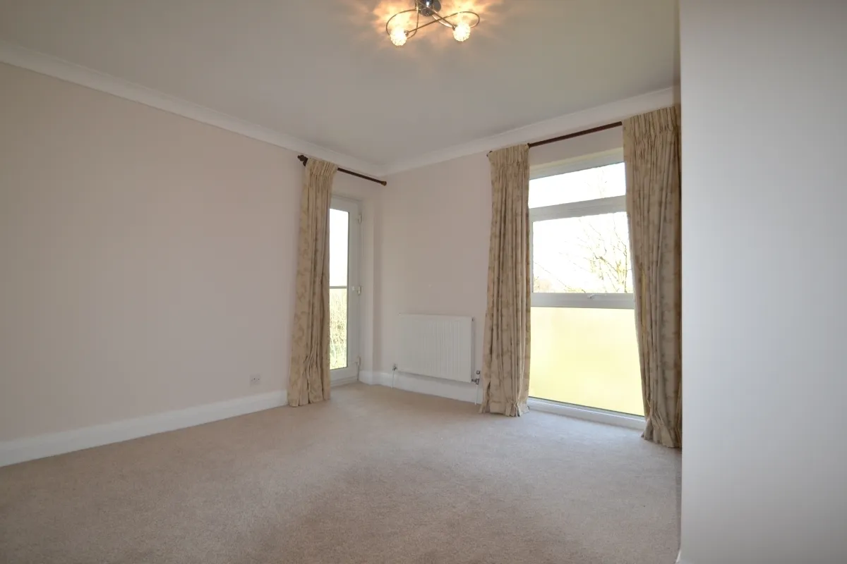 Grosvenor Drive Maidenhead SL6, photo 11