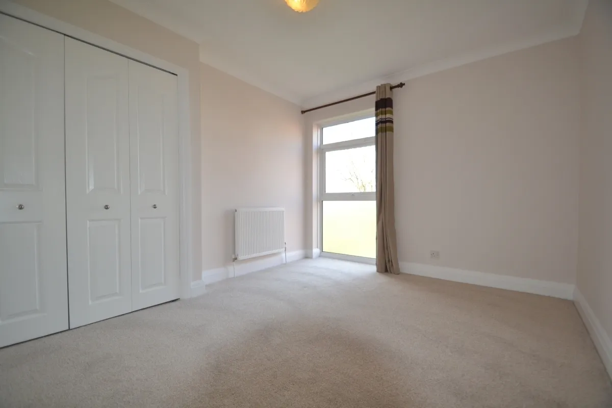 Grosvenor Drive Maidenhead SL6, photo 12