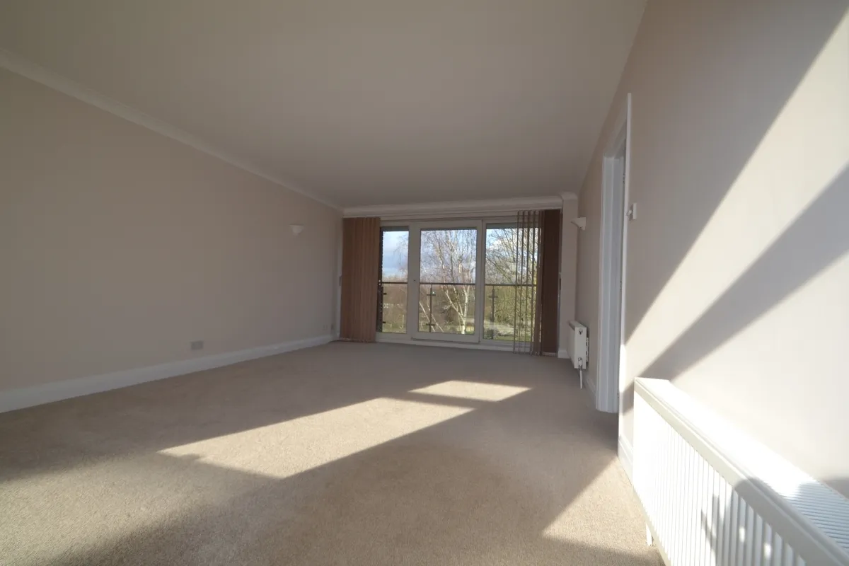 Grosvenor Drive Maidenhead SL6, photo 2