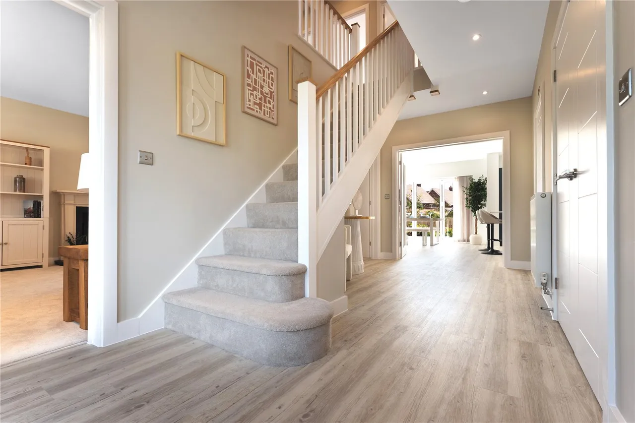 St James Place, East Bergholt, CO7, photo 5