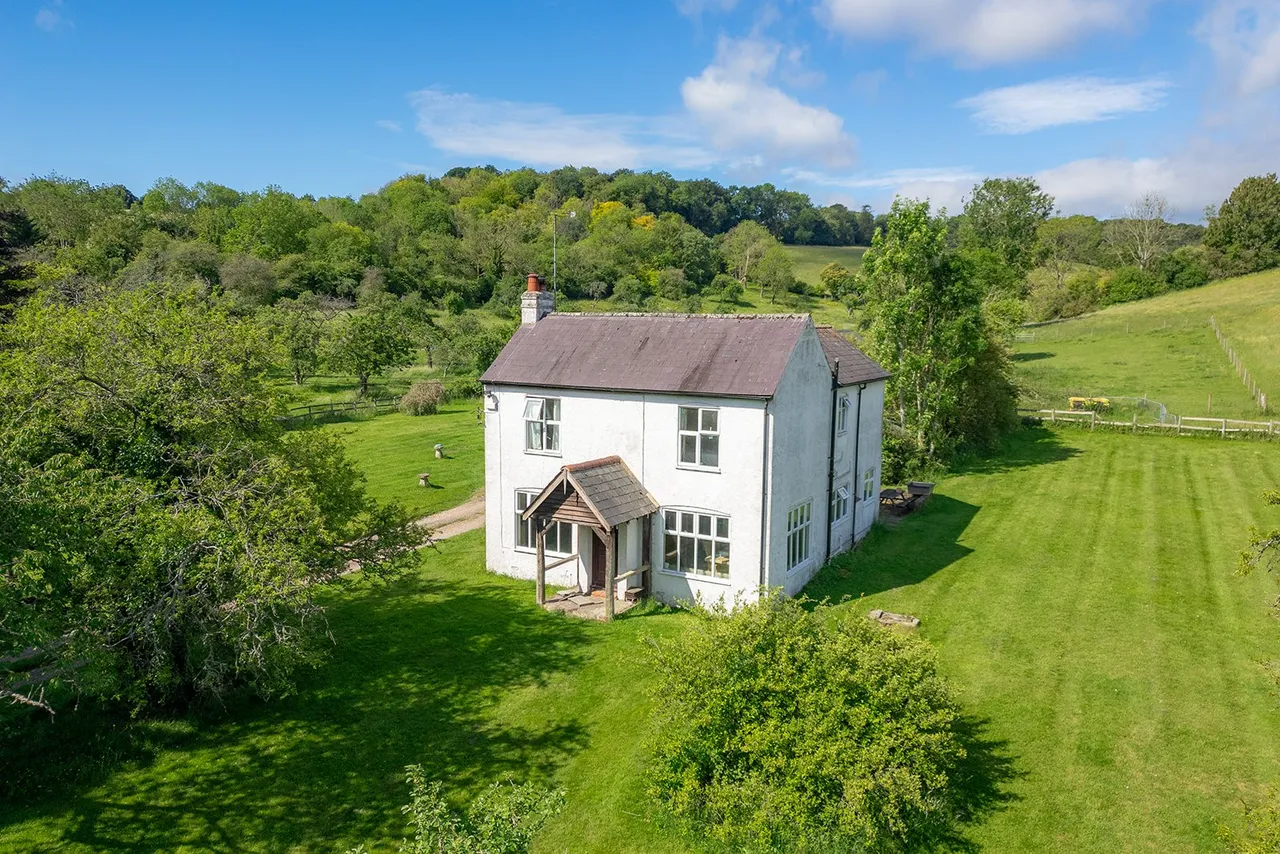 Valley Road, Hughenden Valley, HP14, photo 8