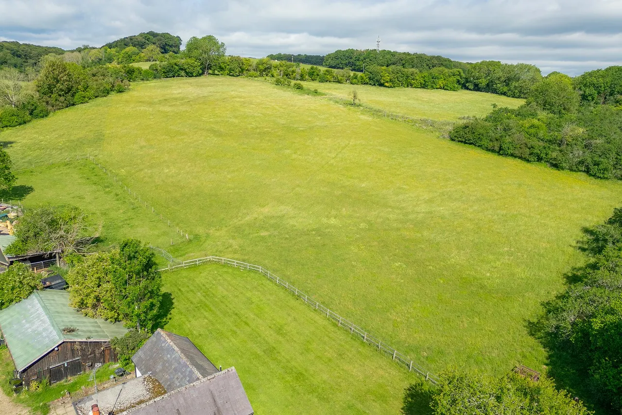 Valley Road, Hughenden Valley, HP14, photo 10