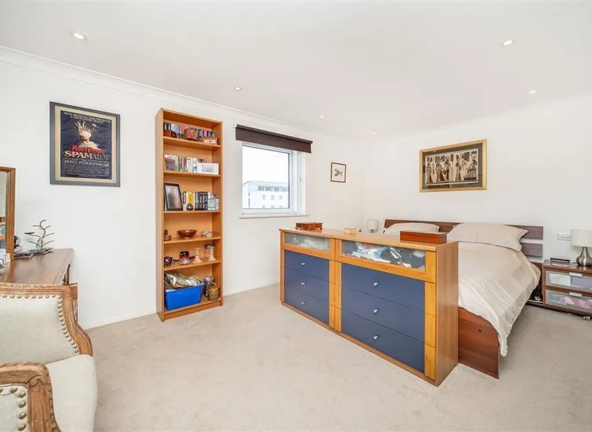 Jardine Road, The Highway, E1W, photo 4