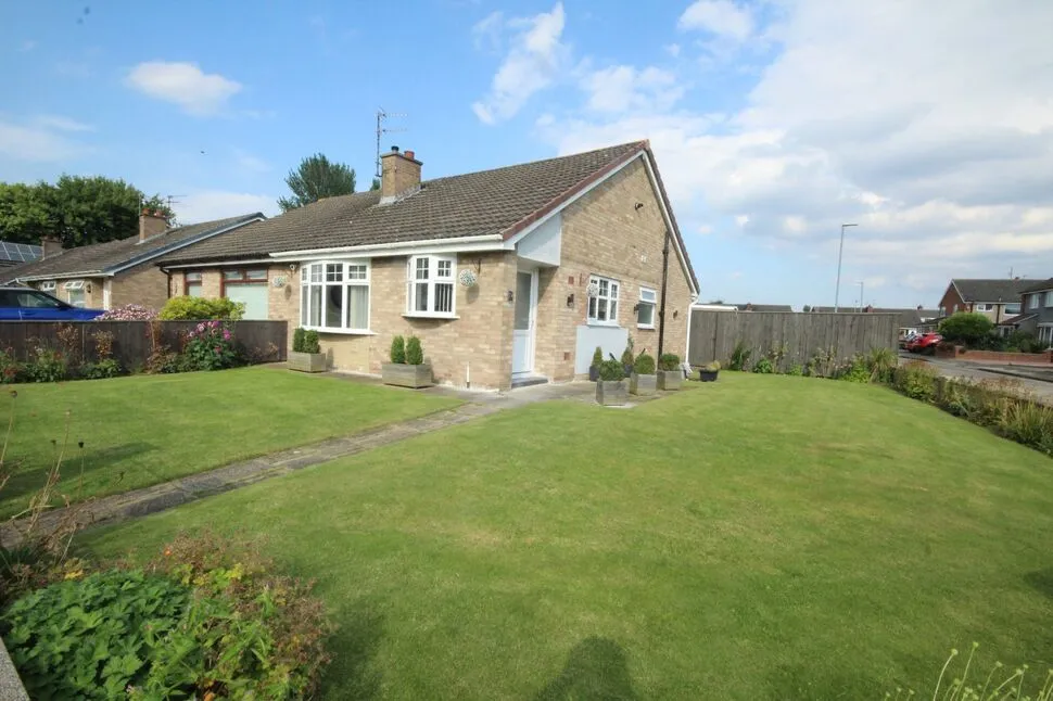2 bed house for sale — Merrington Avenue, Middlesbrough, North Yorkshire, TS5