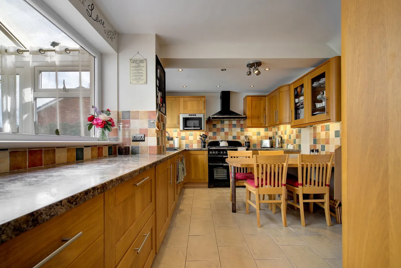 38 Kylemore Drive, Heswall, Wirral, Merseyside, CH61 6YF, photo 10