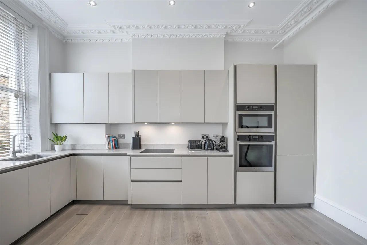 Haverstock Hill, London, NW3, photo 3