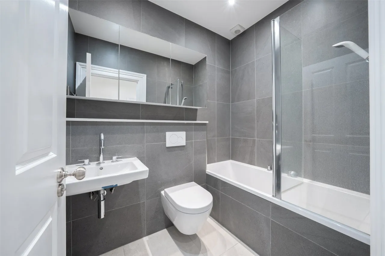 Haverstock Hill, London, NW3, photo 11