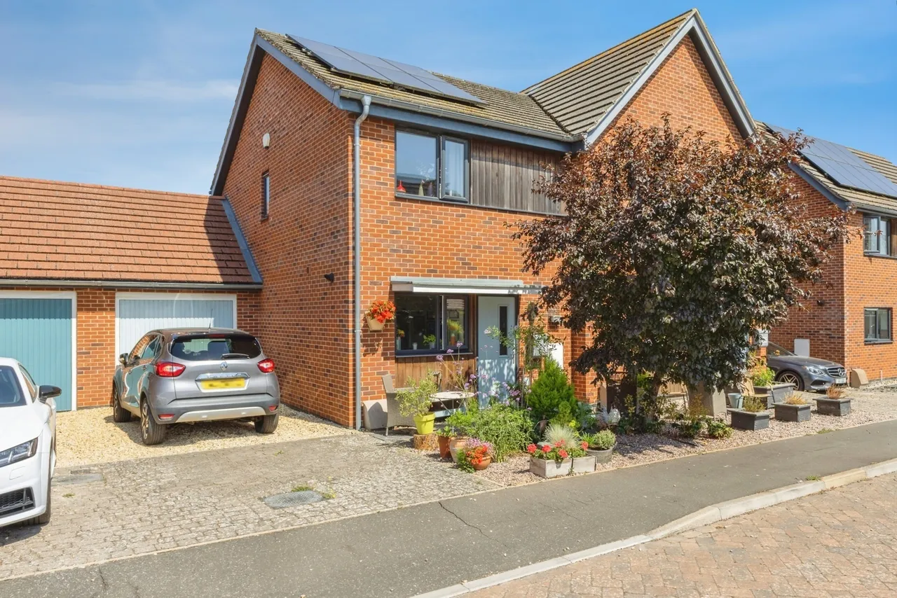 2 bed house for sale — Saddlers Drive, Watton, Norfolk, IP25