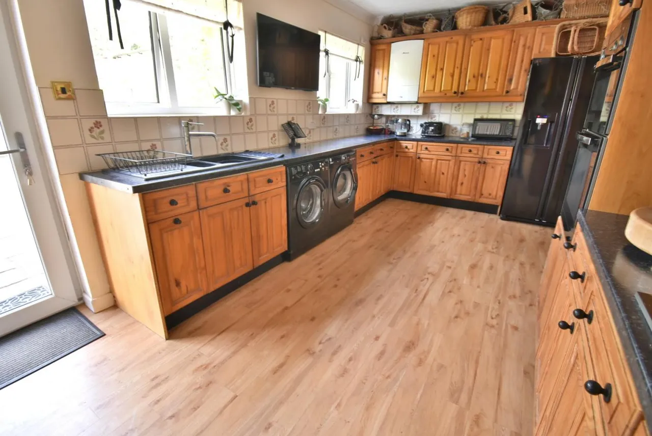 Magna Road, BH11, photo 9