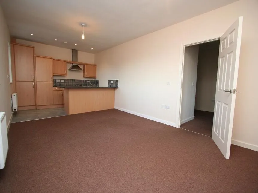 Marton Road, Middlesbrough, North Yorkshire, TS4, photo 4