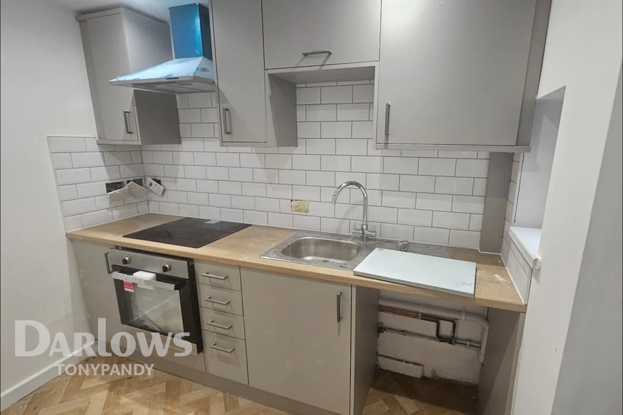 High street, Ferndale, CF43, photo 5