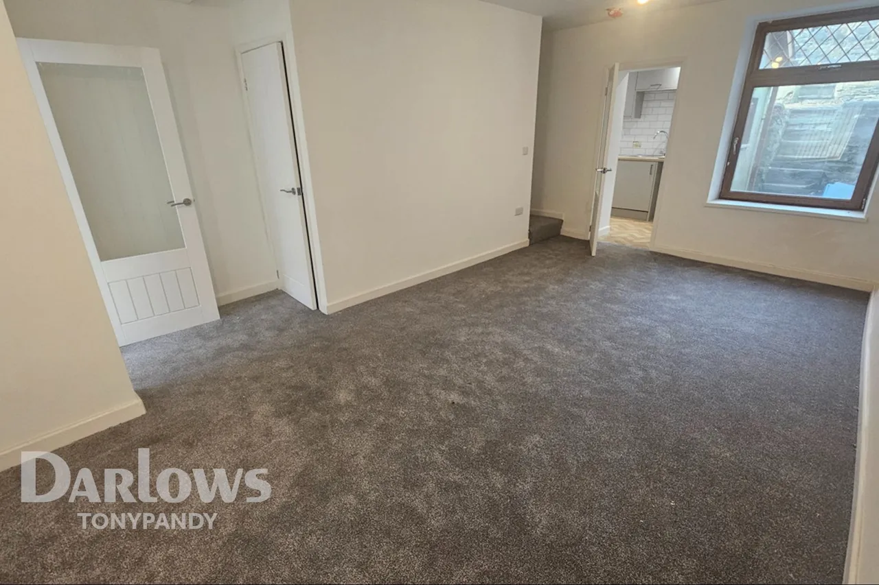 High street, Ferndale, CF43, photo 3
