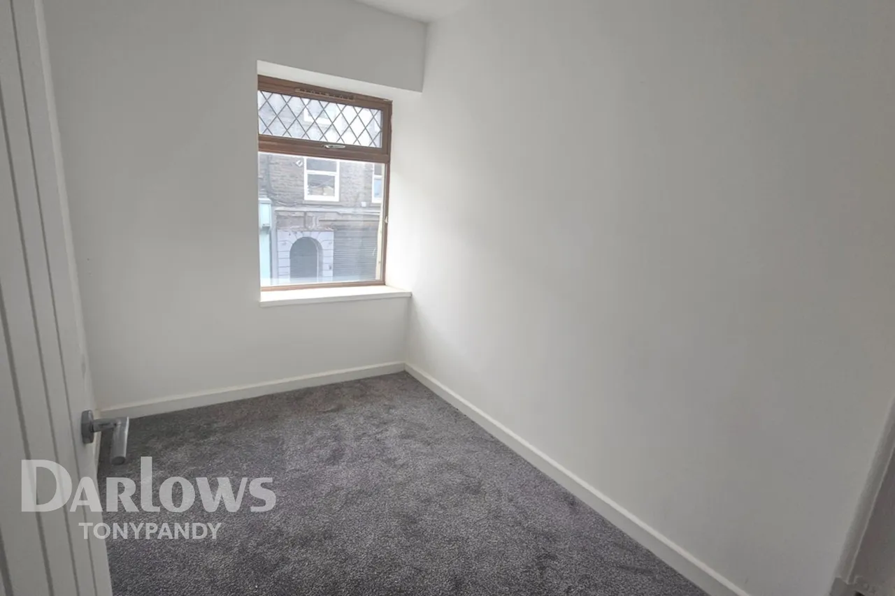 High street, Ferndale, CF43, photo 7