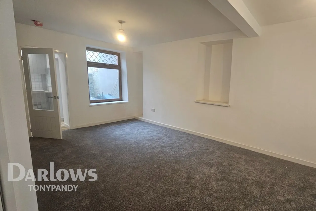 High street, Ferndale, CF43, photo 2