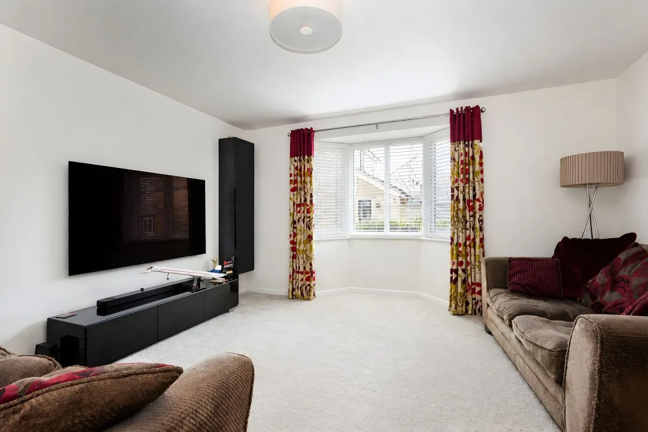 Dove House Close, Godmanchester, PE29, photo 2