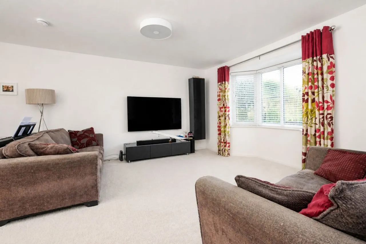 Dove House Close, Godmanchester, PE29, photo 3