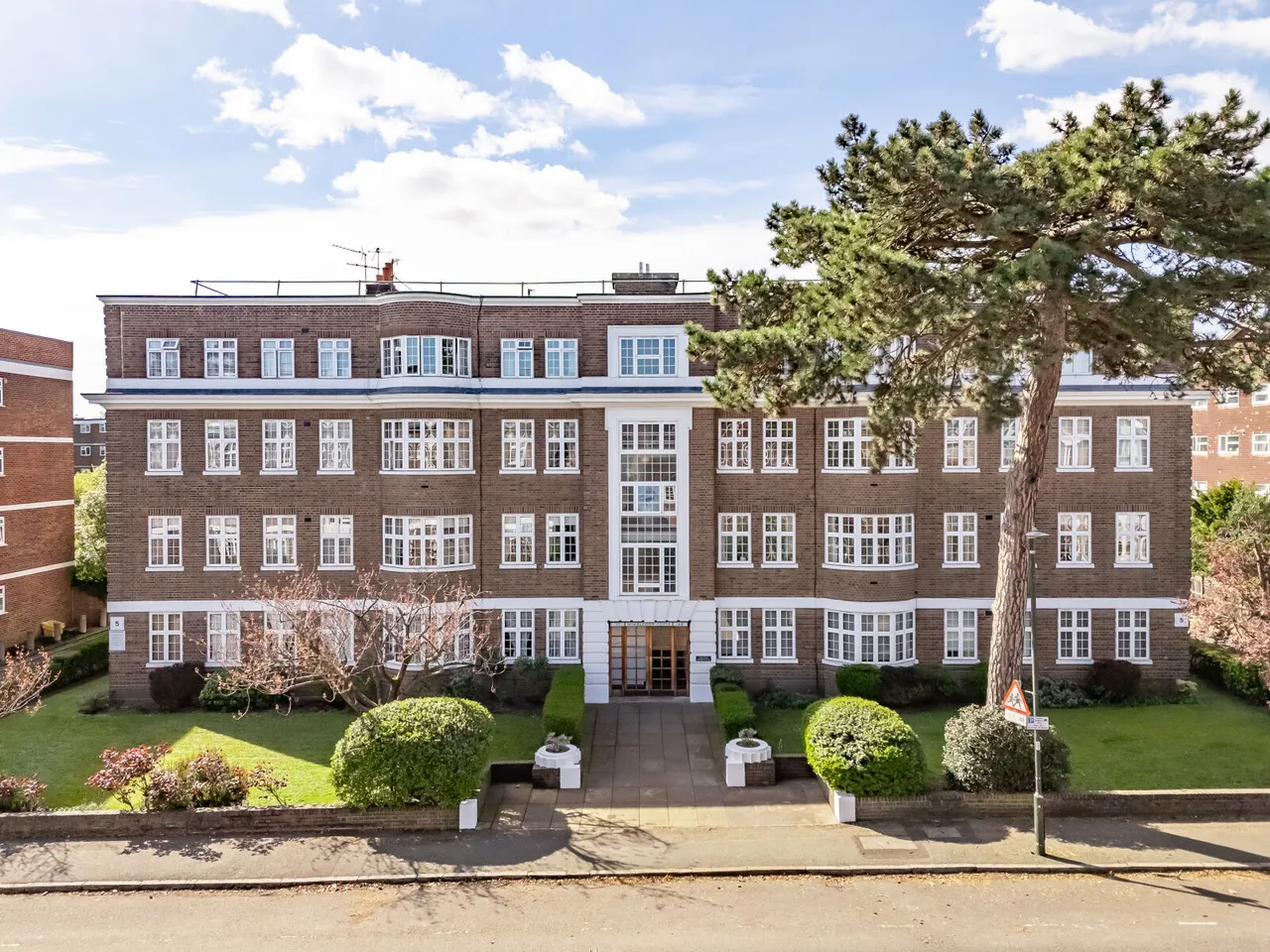 2 bed flat for sale, The Downs, London, SW20