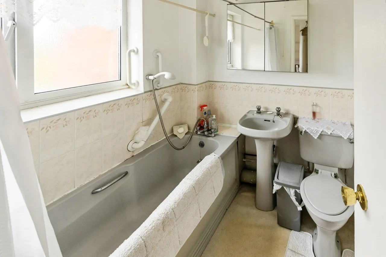 Springfields, Mickle Trafford, CH2, photo 13
