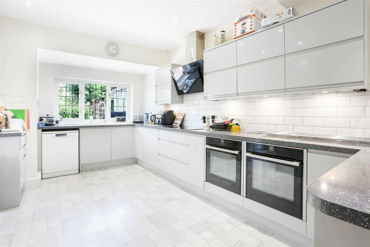 Avenue Road, Sutton, SM2 6JB, photo 10