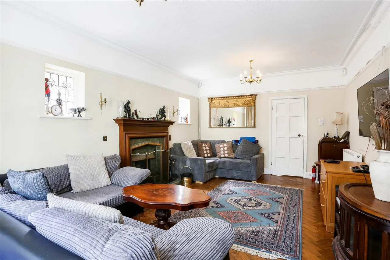 Avenue Road, Sutton, SM2 6JB, photo 11