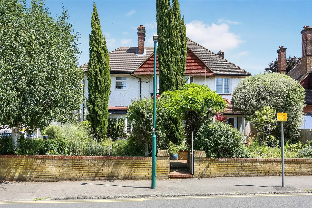 Avenue Road, Sutton, SM2 6JB, photo 42