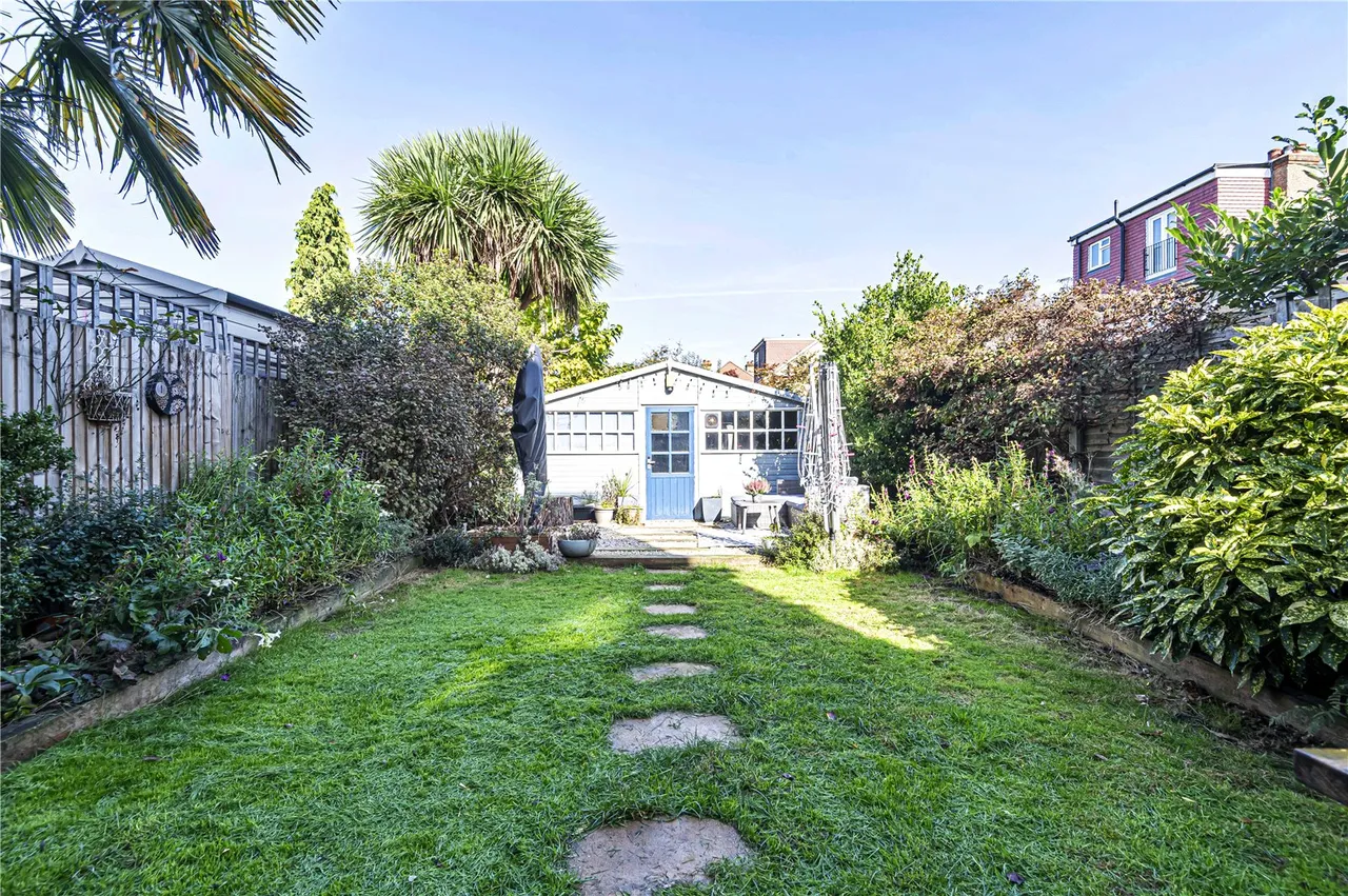 Holly Bush Lane, Hampton, TW12 2QU, photo 11