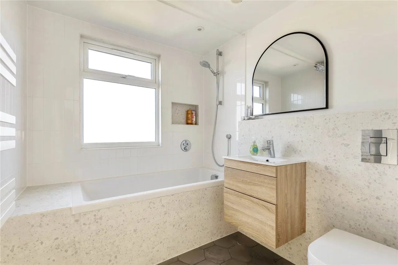 Holly Bush Lane, Hampton, TW12 2QU, photo 10