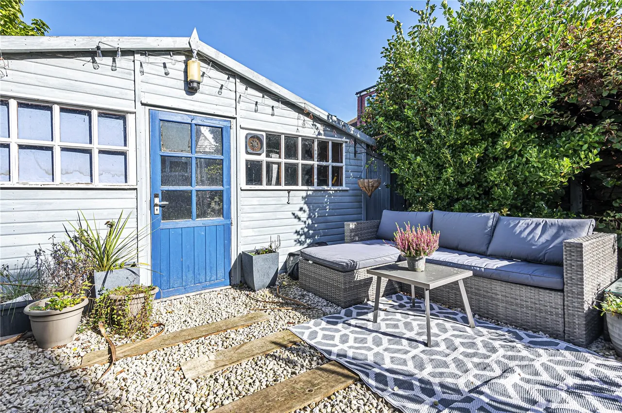Holly Bush Lane, Hampton, TW12 2QU, photo 13