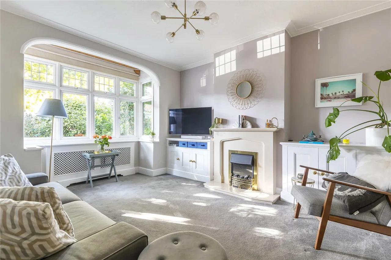 Holly Bush Lane, Hampton, TW12 2QU, photo 2