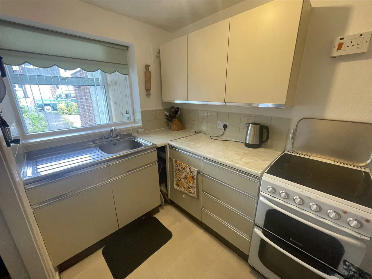 Caldy Road, Handforth, Wilmslow, Cheshire, SK9, photo 4