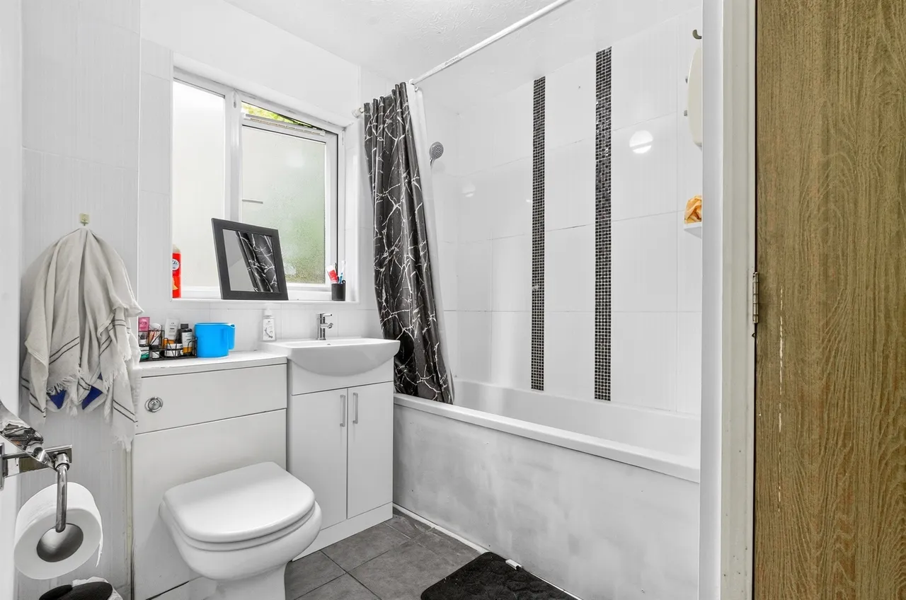Tudor Close, Hatfield, AL10, photo 10