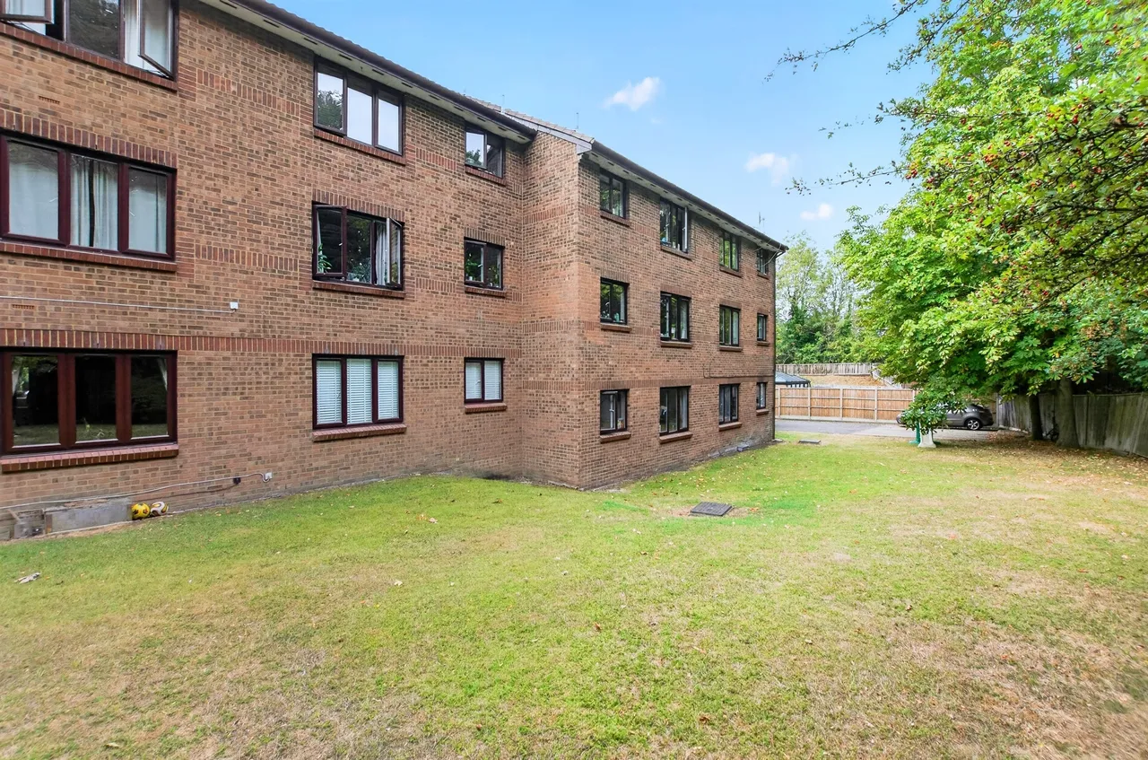 Tudor Close, Hatfield, AL10, photo 14