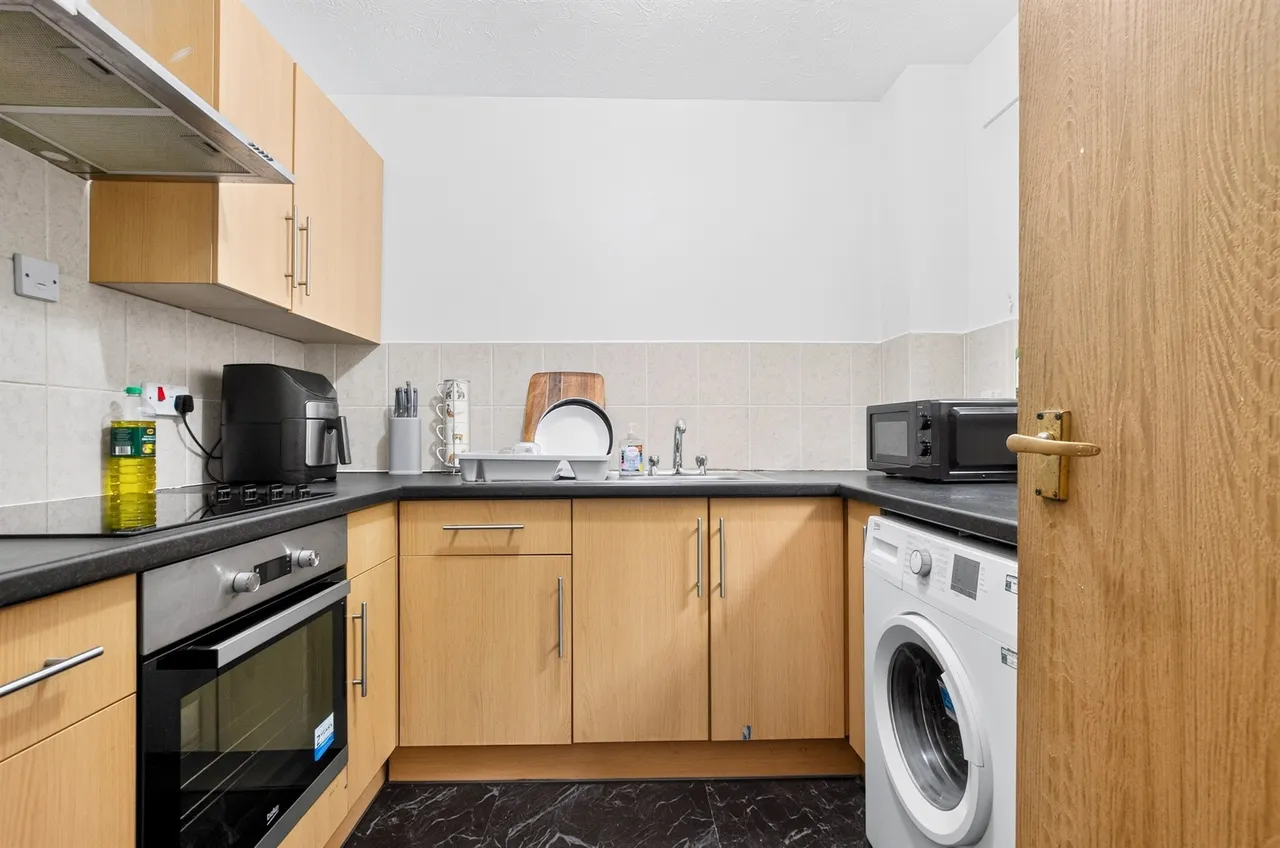Tudor Close, Hatfield, AL10, photo 3