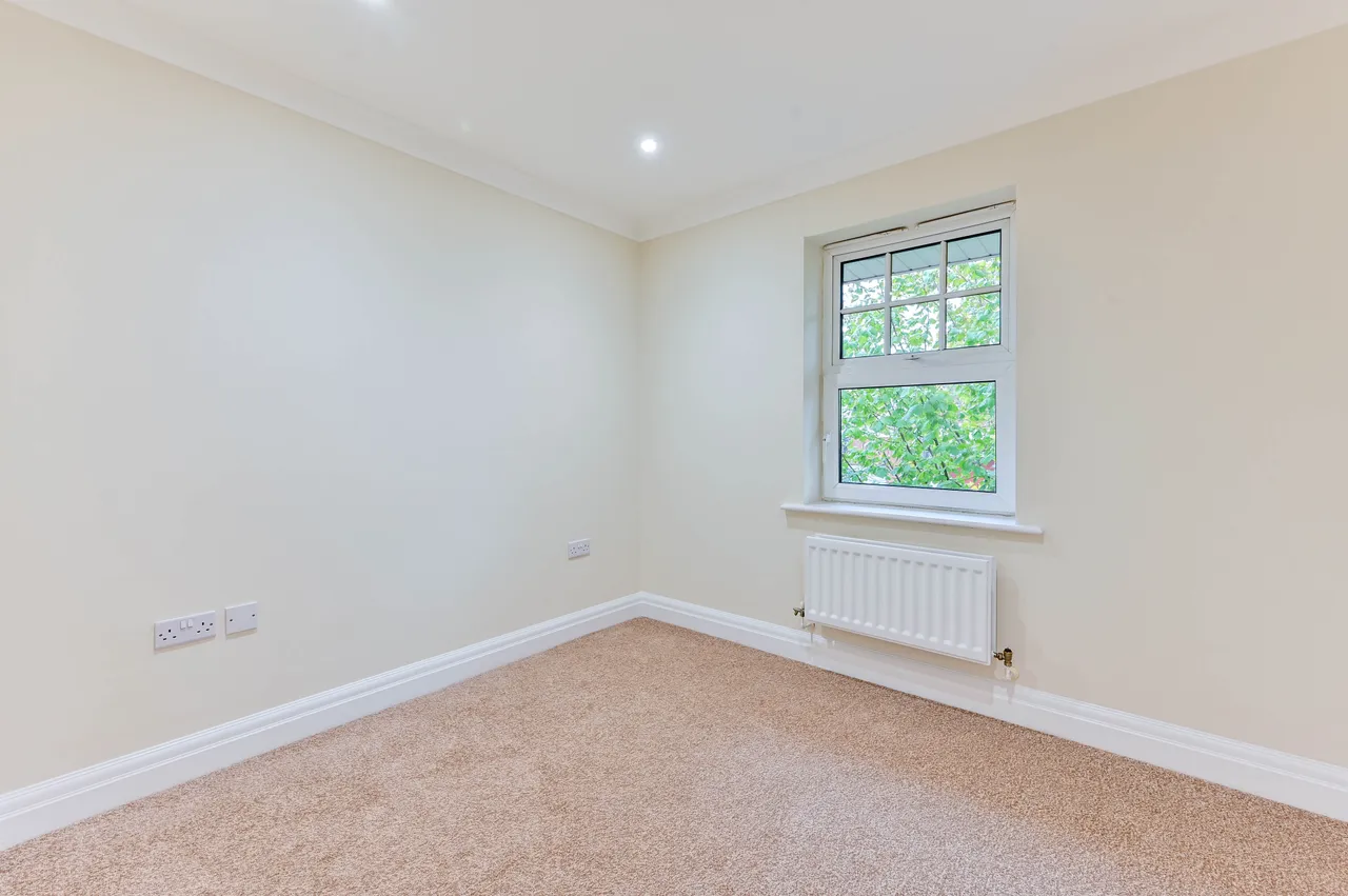 Woking, GU21, photo 6