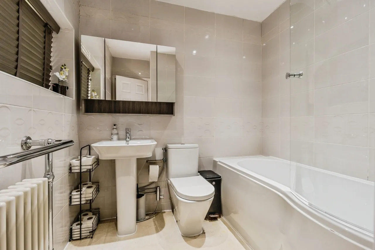 Saxfield Drive, Manchester, Greater Manchester, M23, photo 9