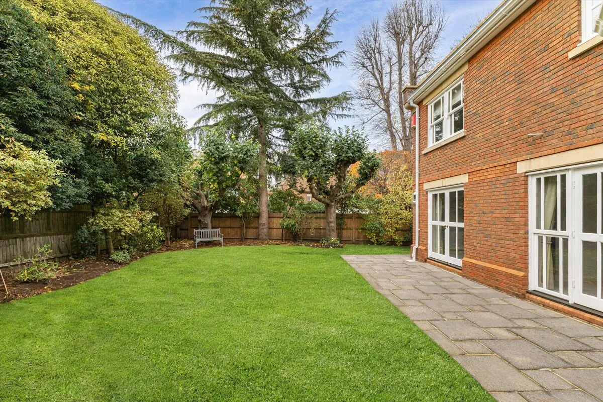 Lime Tree Walk, Virginia Park, GU25, photo 21