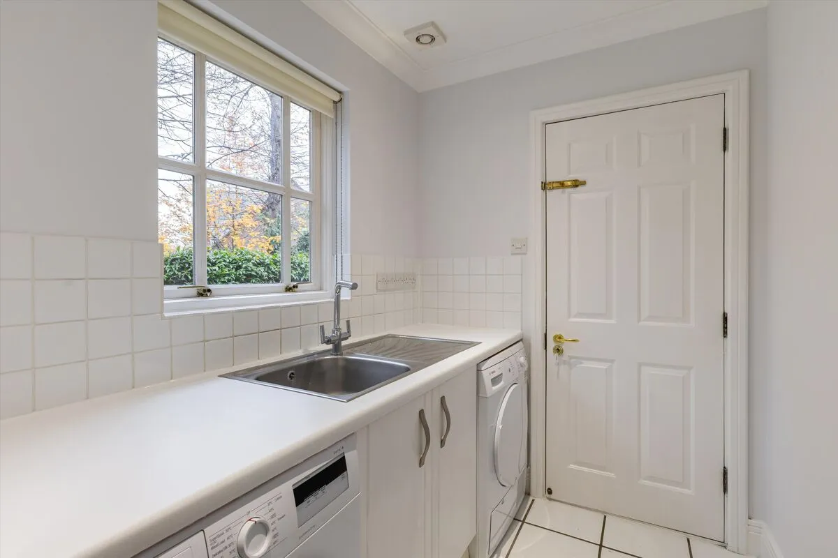 Lime Tree Walk, Virginia Park, GU25, photo 10