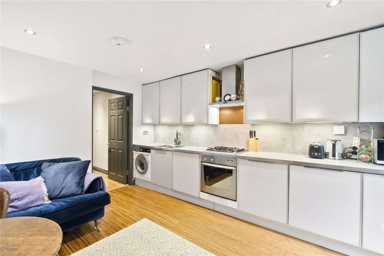 Heyford Avenue, London, SW8 1EB, photo 2
