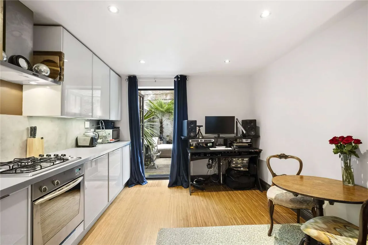 Heyford Avenue, London, SW8 1EB, photo 3