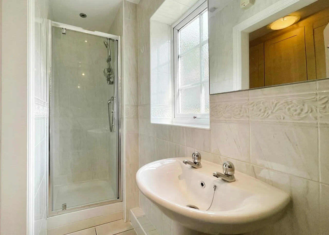 Heath Road, Hale, WA14, photo 10