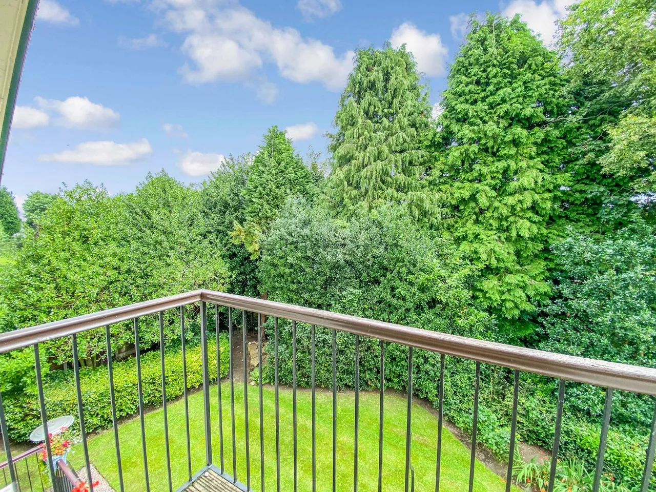 Heath Road, Hale, WA14, photo 16