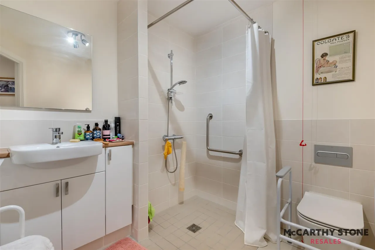 Lowry Way, Swindon, SN3, photo 5