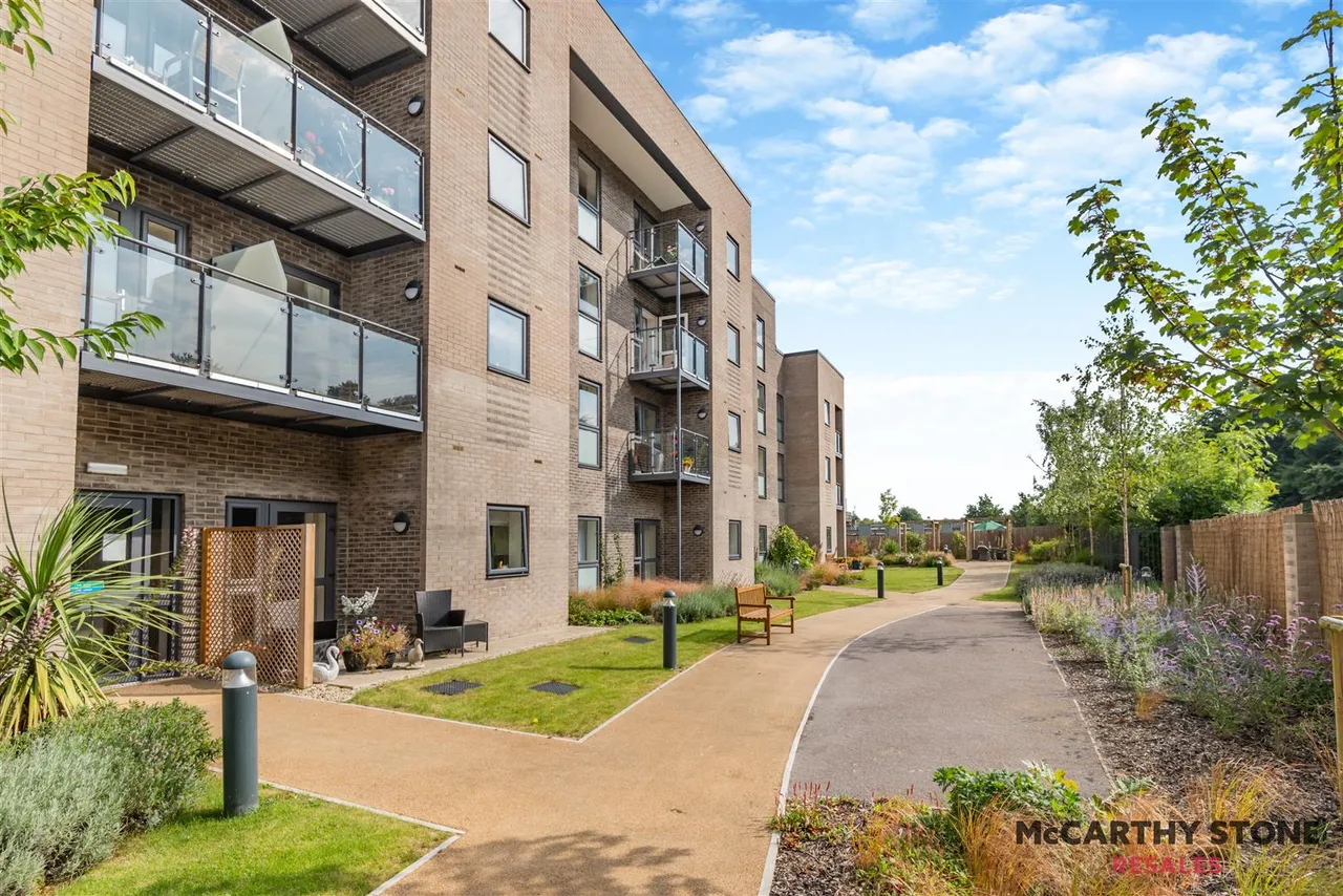 Lowry Way, Swindon, SN3, photo 8